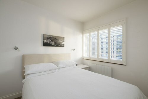 Sublime 1 bed flat with Thames view, Забронировать Отель Отели Большого Лондона 4 звезды, 4*