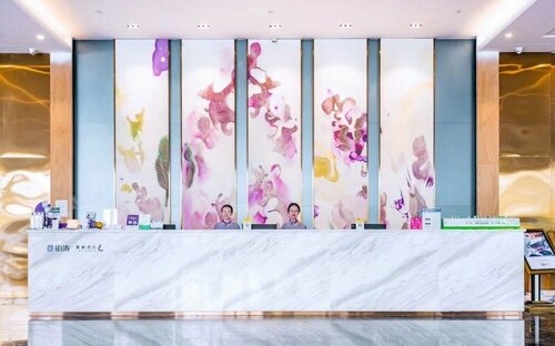 Lavande Hotel Guangzhou Airport Road Xiamao, Забронировать Отель Отели Гуанчжоу 3 звезды, рядом с Международный рынок кожаных изделий Гуанчжоу Байюнь, 3*