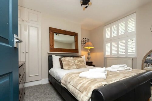 Spacious 1 Bedroom Garden Flat Near King's Road, Забронировать Отель Отели Большого Лондона 3 звезды, 3*