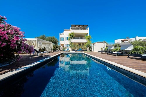 Villa Olive Garden, Забронировать Апартаменты/квартира Отели Сукошан с бассейном, Бассейн