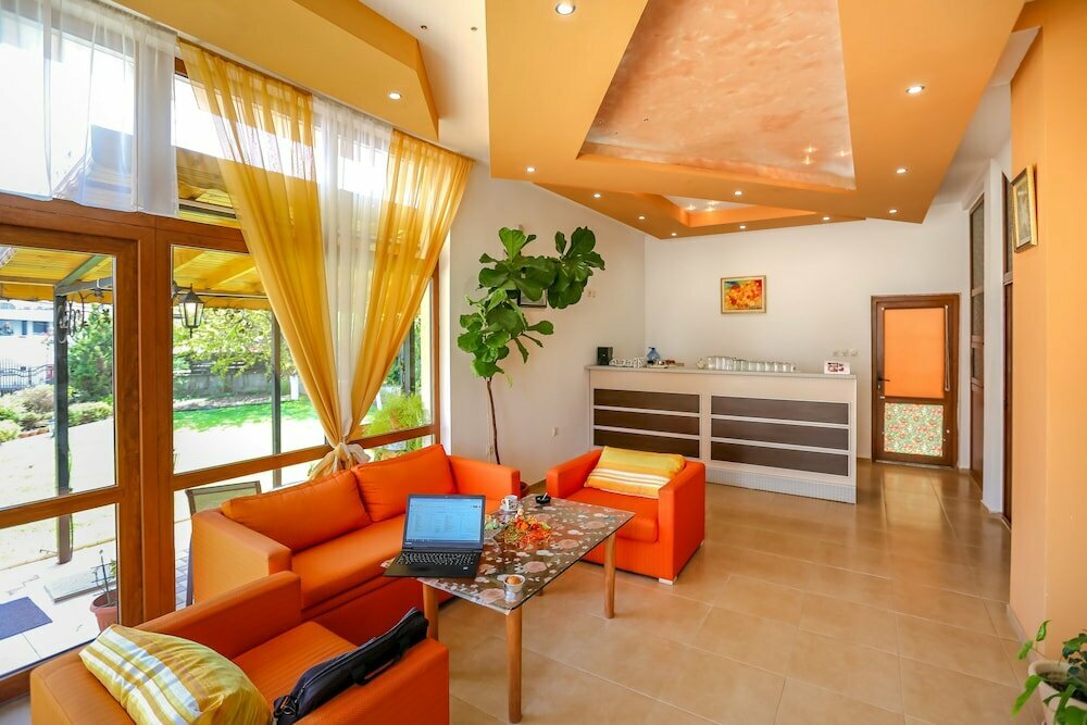 Classic Double or Twin Room in Dafinka Guest House