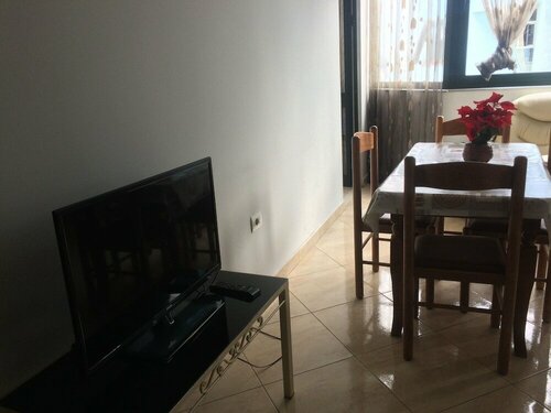 Tirana View Apartment, Забронировать Апартаменты/квартира Отели области Тираны с парковкой, Парковка