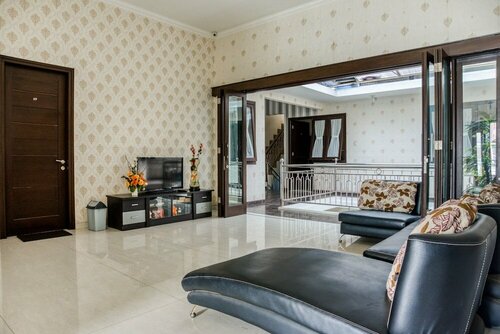 RedDoorz near Ma Chung University, Boek Bed and Breakfast Batu 