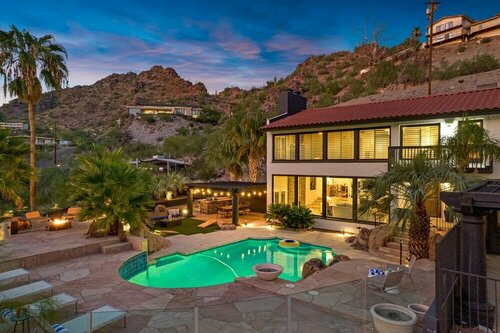 Desert Lagoon by Avantstay Luxury Phoenix Home w/ Entertainers Backyard, Забронировать Дом для отпуска Финикс Phoenix Metropolitan Area