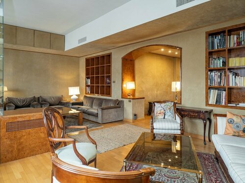 Elegant Flat in Milan's Heart, Забронировать Отель Милан Ломбардия, рядом с Театр Ла Скала