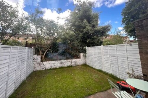 Contemporary 1 Bedroom Apartment in Peckham With Garden, Забронировать Апартаменты/квартира Отели Большого Лондона с парковкой, Парковка