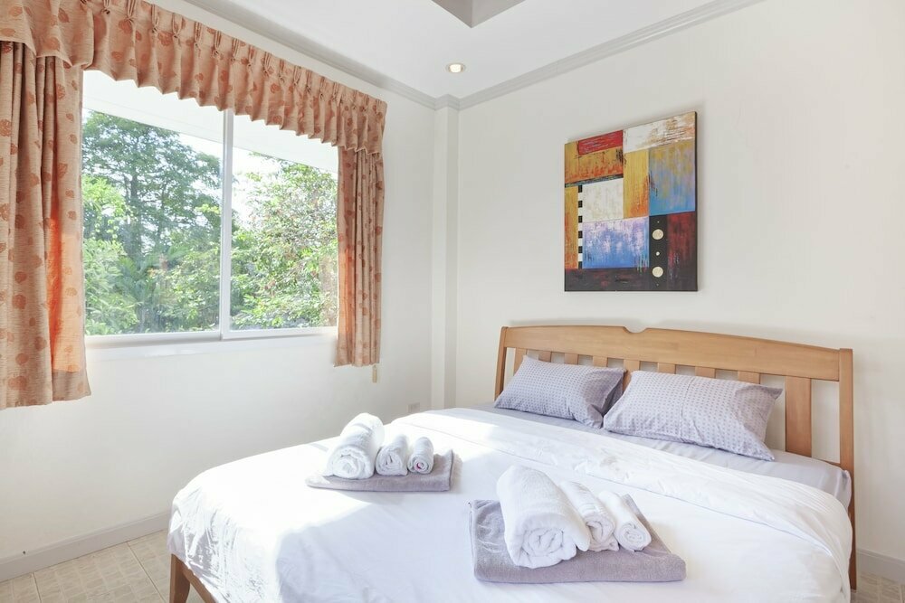 Karon Hill Villa Guest House