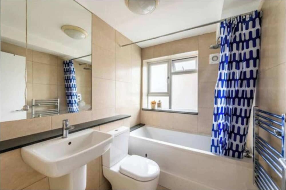 Calm & Inviting 1BD Flat - Ladbroke Grove!