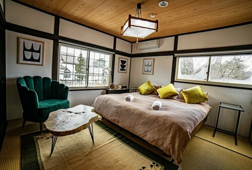 Melö Lodge Hakuba, Забронировать Дом для отпуска Отели Горнолыжного курорта Хакуба с парковкой, Парковка
