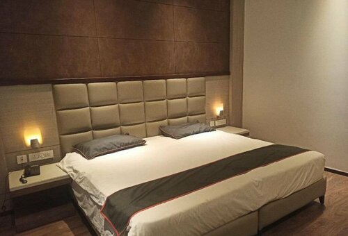 Lemonwood Suites, Забронировать Отель Чхатарпур 