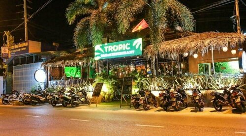 Tropic Hostel And Restaurant