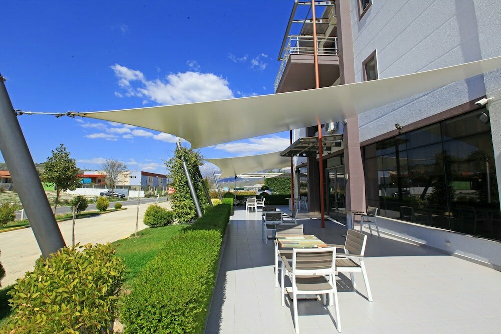 White Palace Hotel