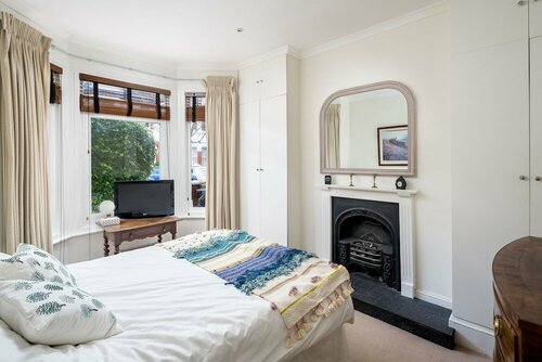JOIVY Homely 2 Bed Riverside Flat with Patio in Hammersmith, Забронировать Апартаменты/квартира Апартаменты Большого Лондона, Апартаменты/квартира