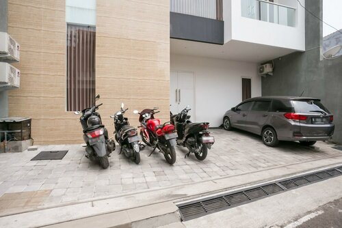 RedDoorz Syariah near Lapangan Pancasila Simpang Lima, Rezervasyon Otel Semarang merkez otelleri, semarang merkez otelleri