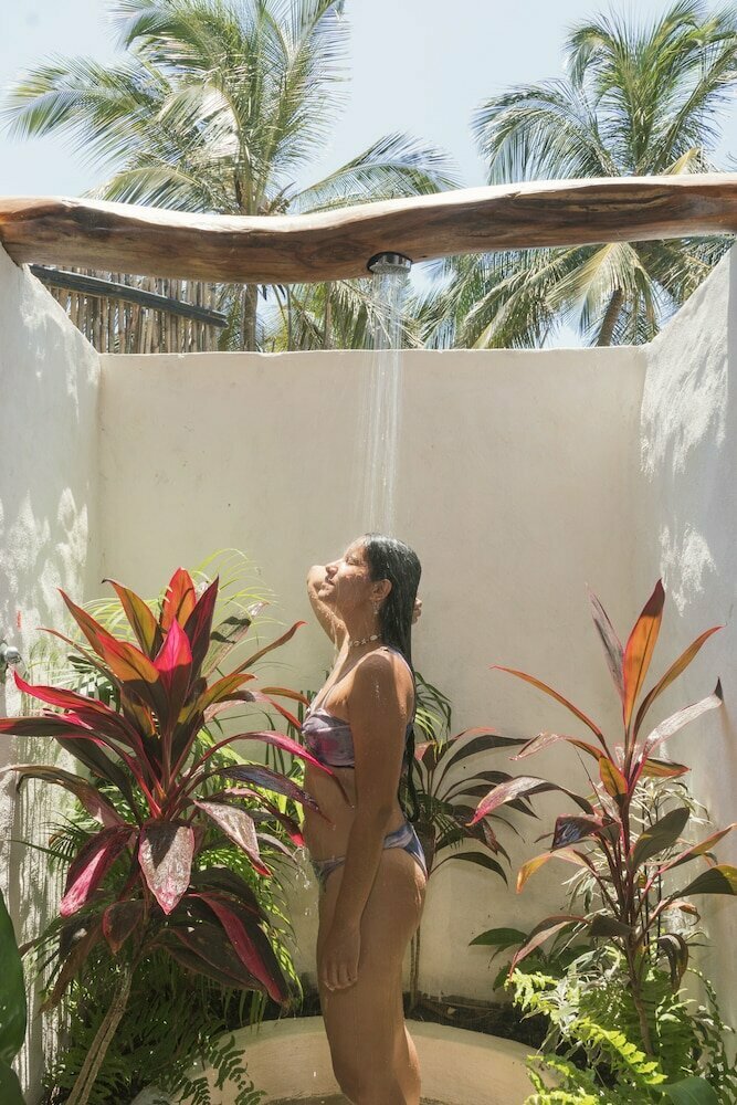 RCH LUXURY HOTEL & POOL