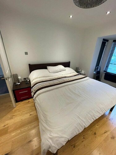 Incredible 5BD House on Private Road - Tulse Hill, Забронировать Отель Отели Большого Лондона с парковкой, Парковка