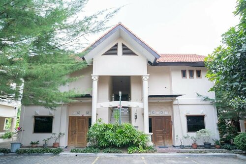 RedDoorz near Rumah Sakit Baptis Kediri, Prenota Affittacamere Kediri East Java