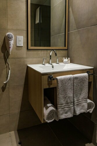 Fuente Mayor Hotel Terminal, Забронировать Отель Отели Мендосы с завтраком, рядом с Mendoza Central Hospital, Завтраки