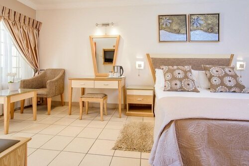 The Cycad Lodge, Забронировать Отель Отели Мпумаланга с парковкой, Парковка