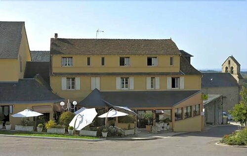 Logis Hôtel de la Tour, Забронировать Отель Отели Масре с парковкой, Парковка