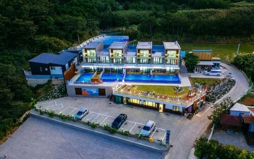 Pohang Cheonnyeonbawi Pension, Забронировать Отель Отели Пхохан с бассейном, Бассейн