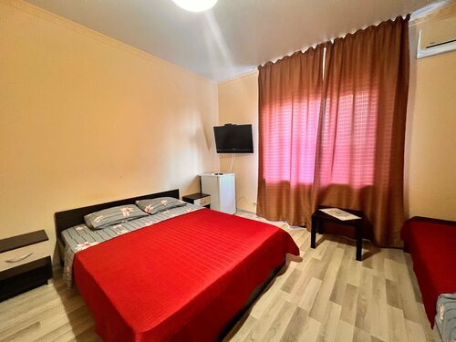 Светлый, Забронировать Гостевой дом Отели Благовещенской с парковкой, Парковка