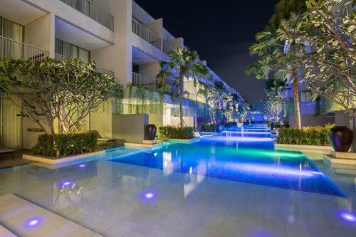 Kanvaz Village Resort Seminyak, Забронировать Курортный отель Отели Бадунг с бассейном, Бассейн