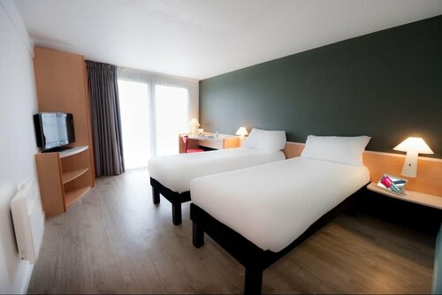 ibis Nantes Treillières, Réserver Hôtel Hôtels à Pays de la Loire avec piscine, Piscine