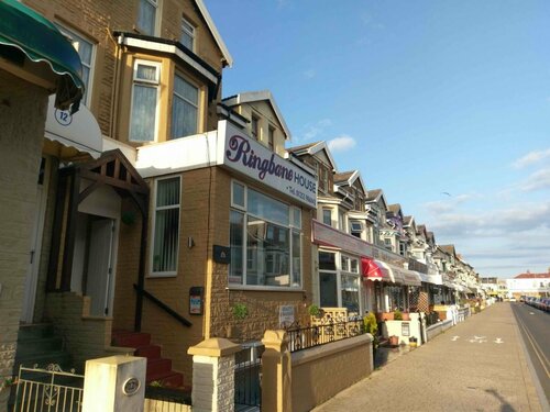 Ringbane House Hotel Blackpool Bed and Breakfast, Забронировать Отель Блэкпул Ланкашир, рядом с Стадион футбольного клуба «Блэкпул»
