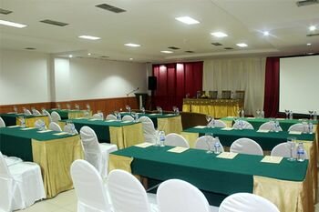 Ratu Duo Hotel, Prenota Hotel Jambi Jambi