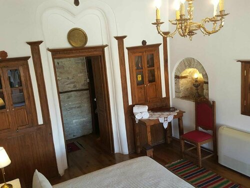 Hotel Gjirokastra, Reserva ahora Hotel Hoteles en Gjirokastër County con piscina, Piscina