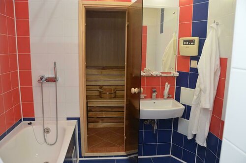 Paddok Hotel, Varaa Hotelli Kurgan 