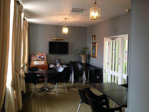 Templars Hotel and Carvery, Забронировать Отель Болдок Хартфордшир