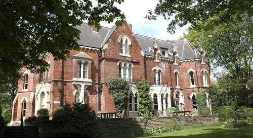 Cliff Lawn Hotel, Забронировать Отель Отели Лидса 4 звезды, рядом с Парк Вудхаус-Мур, 4*
