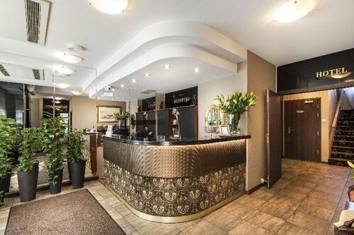 Hotel Astoria, Забронировать Отель Отели Кракова с завтраком, рядом с Синагога и кладбище Ремух, Завтраки