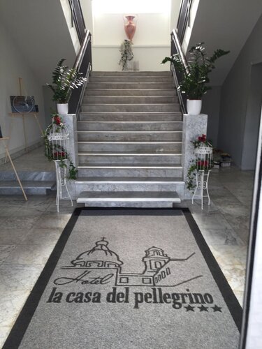 Hotel La Casa Del Pellegrino, Забронировать Отель Отели Сант'Анастазия 3 звезды, 3*