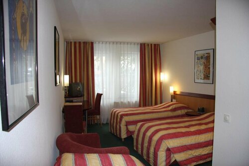 Hotel Gasthof Grüner Wald, Забронировать Отель Хофхайм-ам-Таунус Таунус