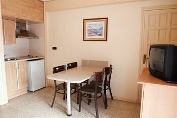 Hotel Apartamentos Solimar, Забронировать Отель Отели и гостиницы Калафель, Отель