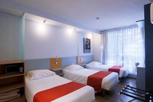 Hotel Orpheo Express, Забронировать Отель Отели Монтевидео 3 звезды, рядом с Telecommunications Tower, 3*