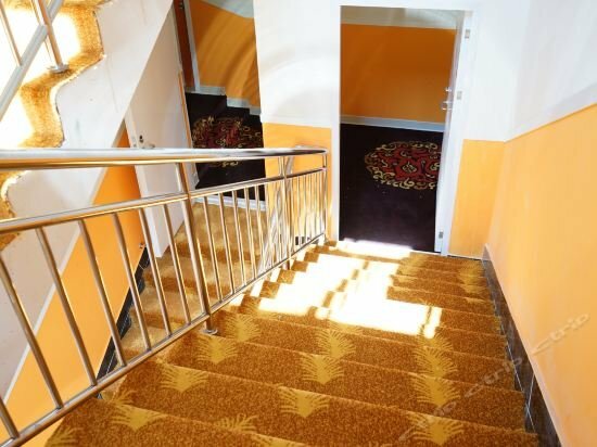 Happy Inn