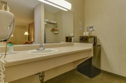 Vagabond Inn Los Angeles at USC, Забронировать Отель Лос-Анджелеса Инглвуд