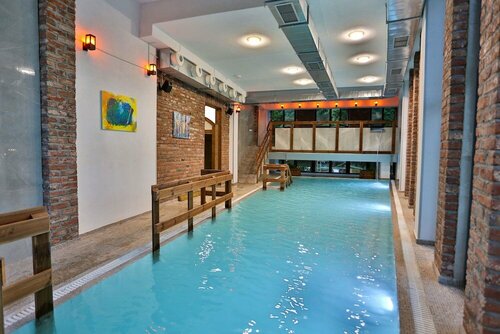 Kumanovo Spa, Забронировать Курортный отель Отели Куманово с бассейном, Бассейн