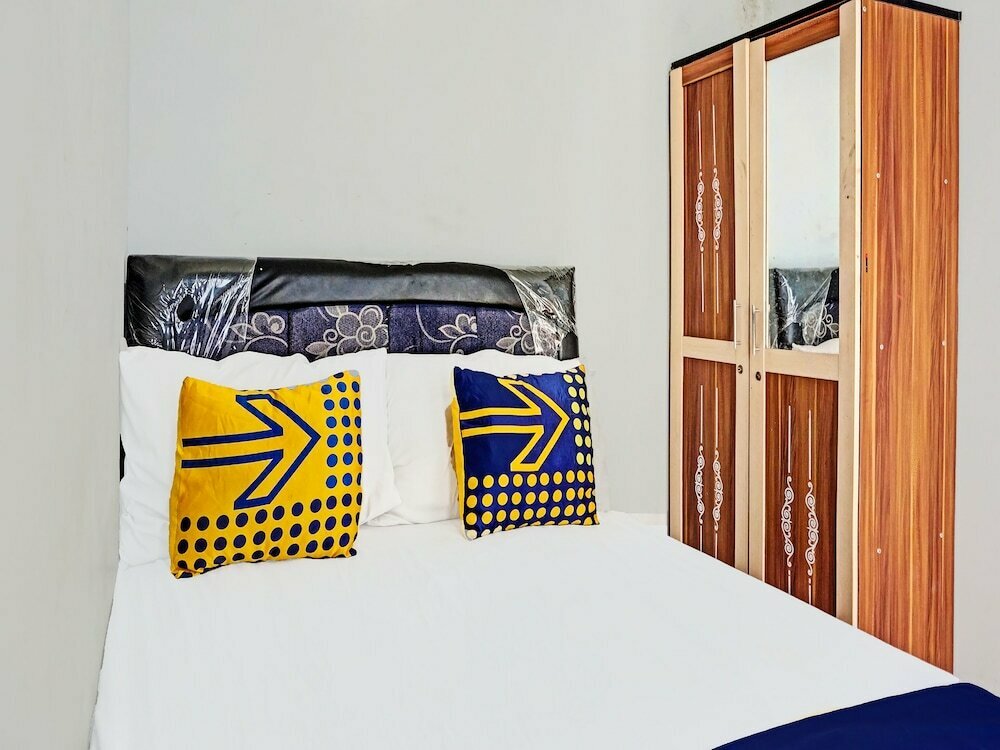 OYO Life 1711 Serayu Sumbersari Residence