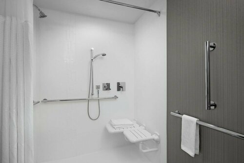 Courtyard by Marriott Clearwater Beach, Забронировать Отель Отели Клируотер-Бич 3 звезды, рядом с Компания Clearwater Marine, 3*