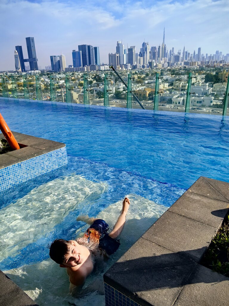 اليمنت الميناء دبي