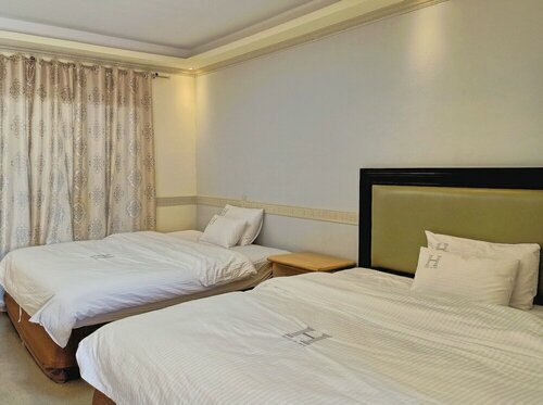 Resort de Hera, Забронировать Курортный отель Силанг Лусон