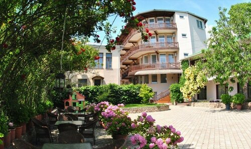 Sparta Guest house, Prenota Affittacamere Yalta 