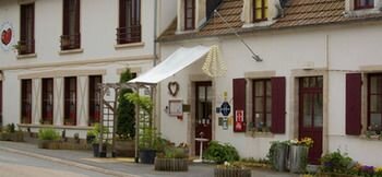 Au Coeur de Meaulne, Book Hotel Hoteller i Burgund med parkering, Parkering