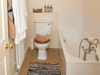 The Dolaucothi Arms, Book Hotel Llanwrda Glamorgan