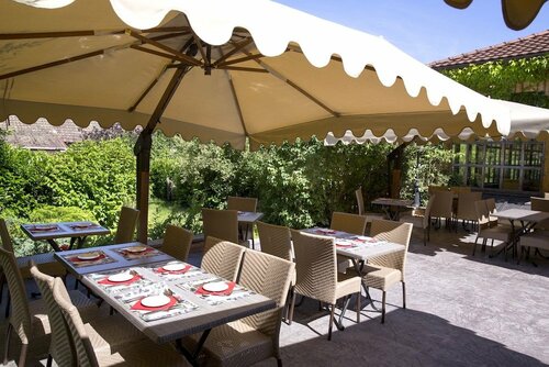 Hôtel le Pré Serroux, Book Hotel Hoteller i Burgund med parkering, Parkering